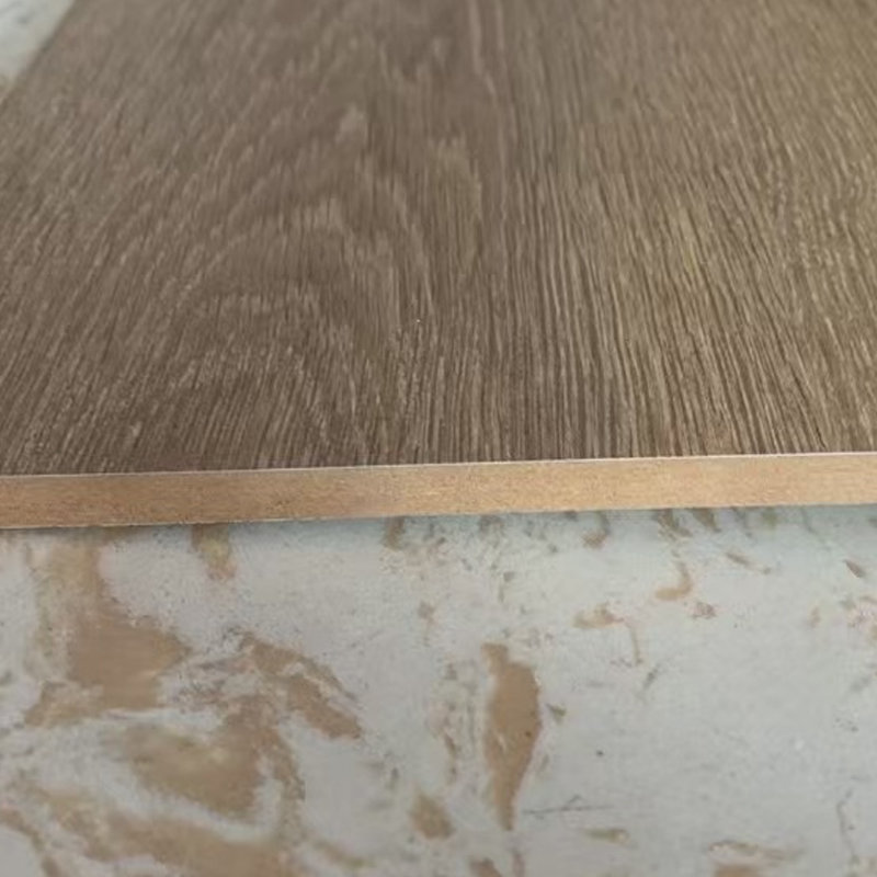 Battistrada per scale rotondo in laminato antigraffio antiscivolo